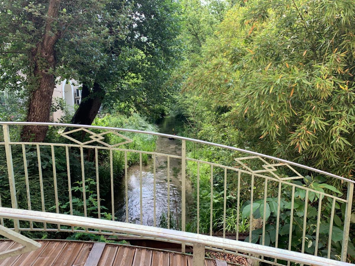 Moulin De La Roque Ξενοδοχείο Althen-des-Paluds Εξωτερικό φωτογραφία