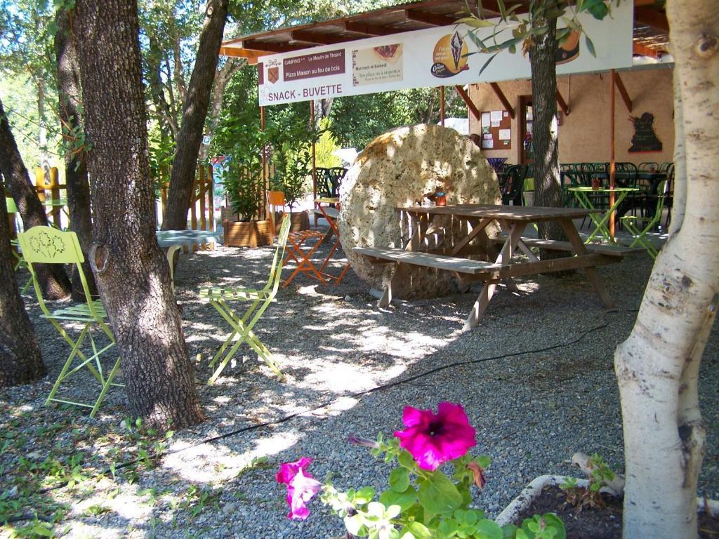 Moulin De La Roque Ξενοδοχείο Althen-des-Paluds Εξωτερικό φωτογραφία